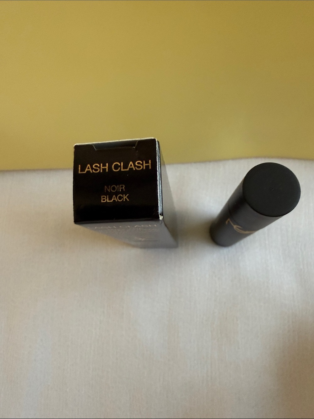 Yves Saint Laurent Lash Clash Mascara — Black & Gold Packaging - Picture 3 of 6
